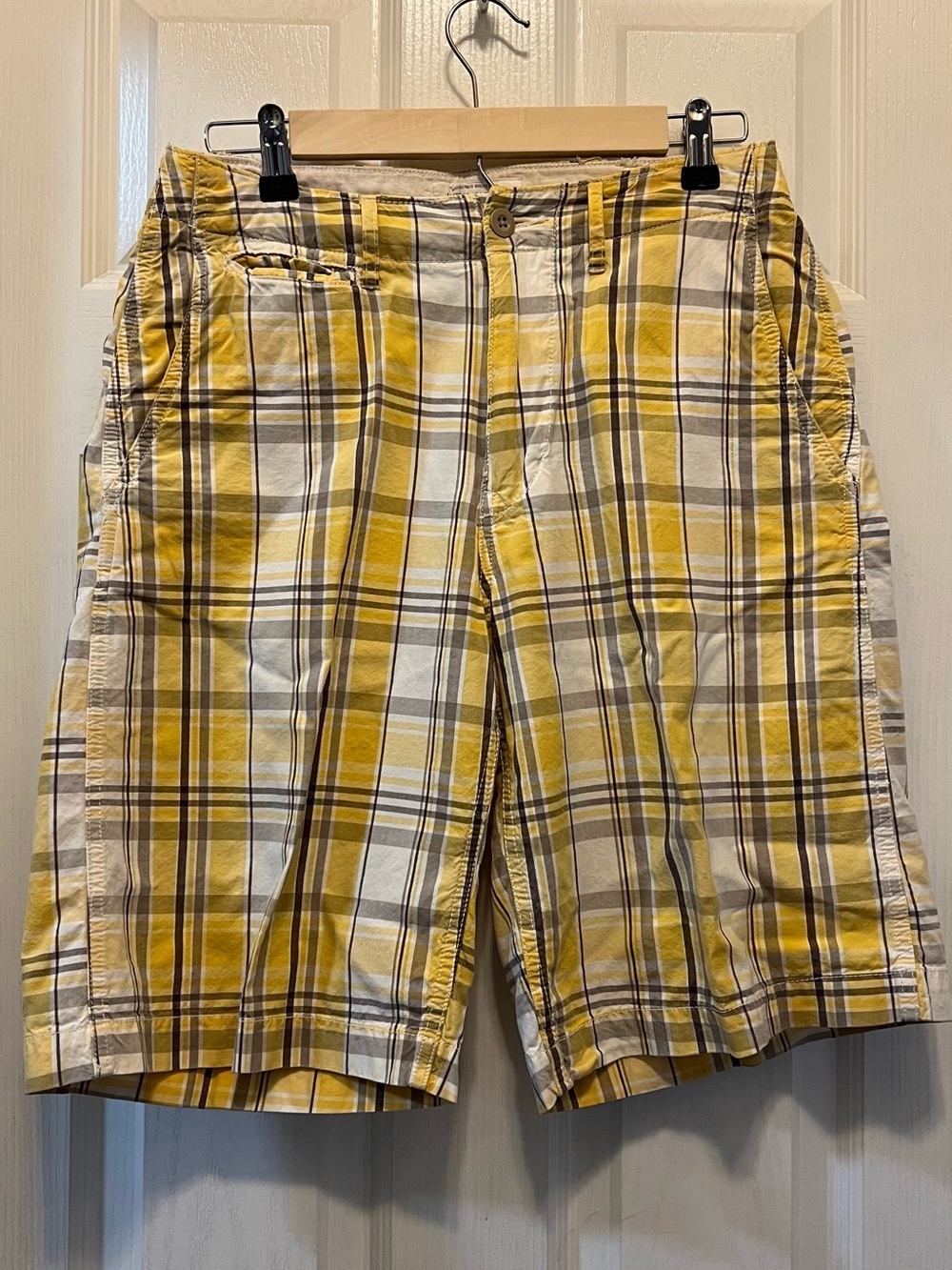 American Eagle Outfitters Yellow Plaid Cargo Shorts